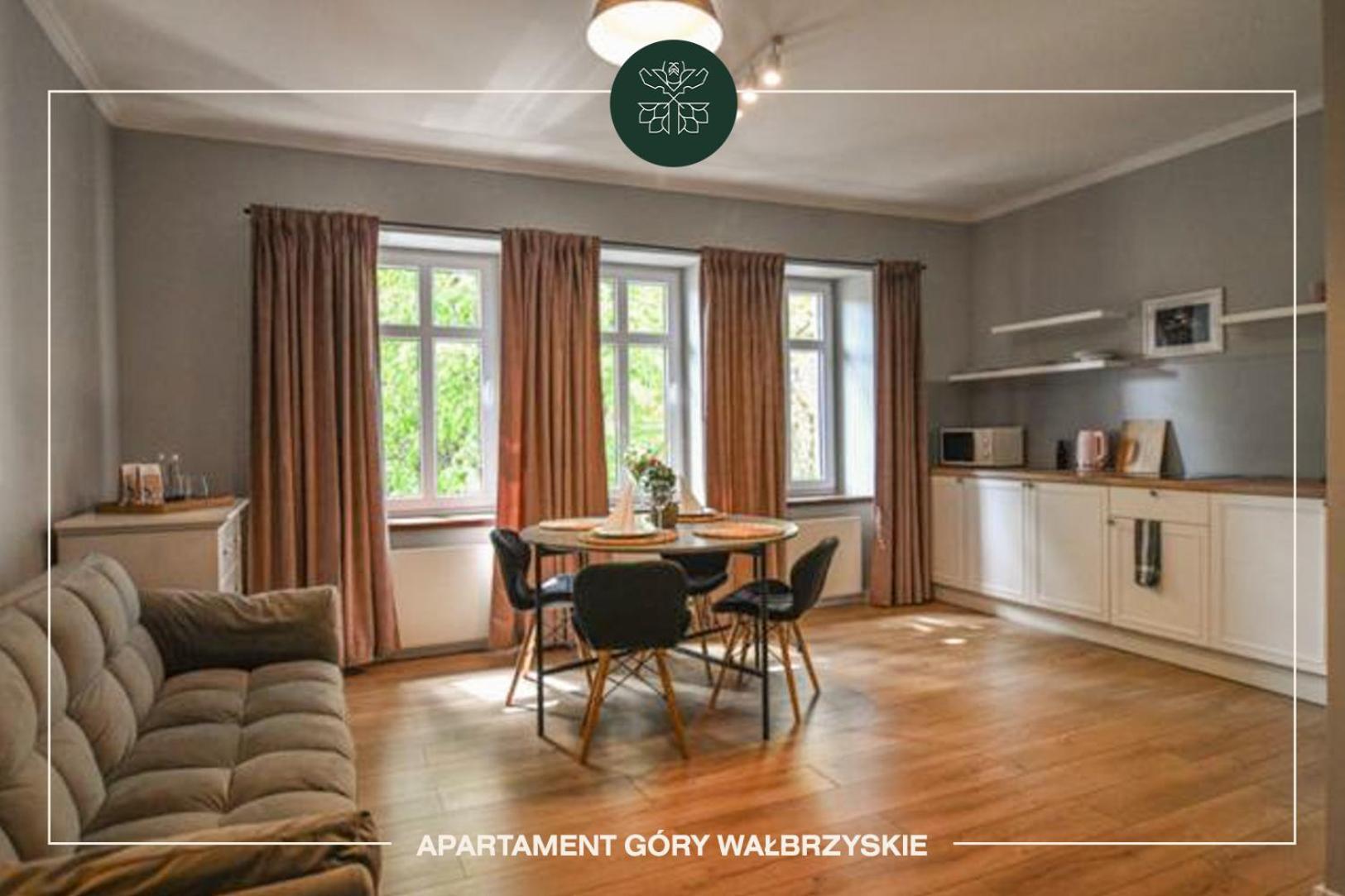 Apartamenty Przy Zamkowej W Walbrzychu Luaran gambar