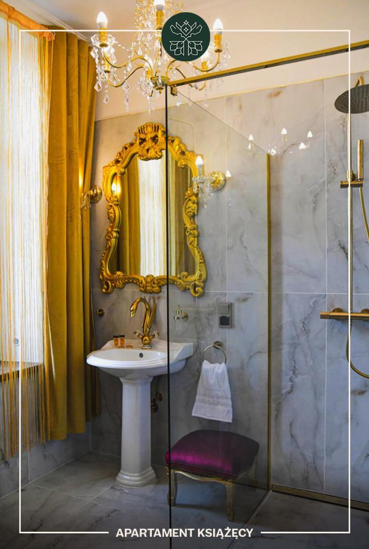 Apartamenty Przy Zamkowej W Walbrzychu Luaran gambar
